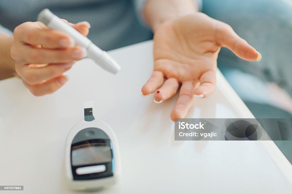 Blood glucose meter and diabetes testing equipment